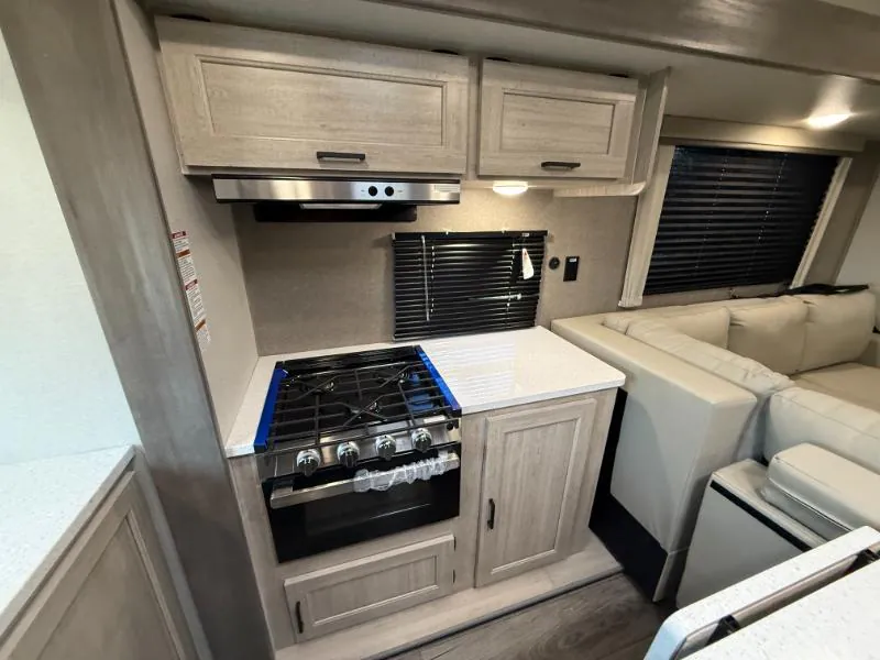 2026 Coachmen Catalina Legacy Edition 323MAZE, Photos photo 10