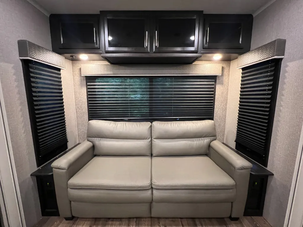 2020 Jayco Eagle 330RSTS - Photo 3
