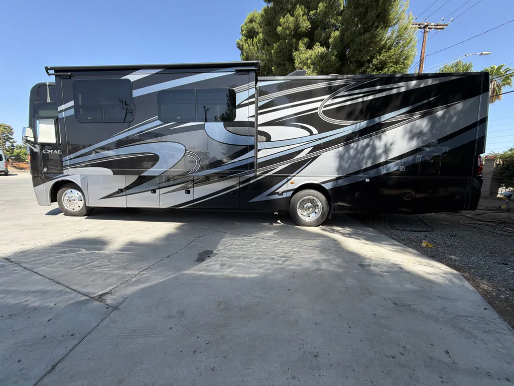 2020 Thor Motor Coach Challenger 35MQ, Photos photo 6
