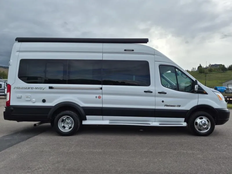 2020 Pleasure-Way Plateau Used    TS Ford - Photo 2