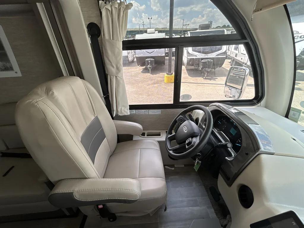 2023 Thor Motor Coach Axis 24.3, Photos photo 21
