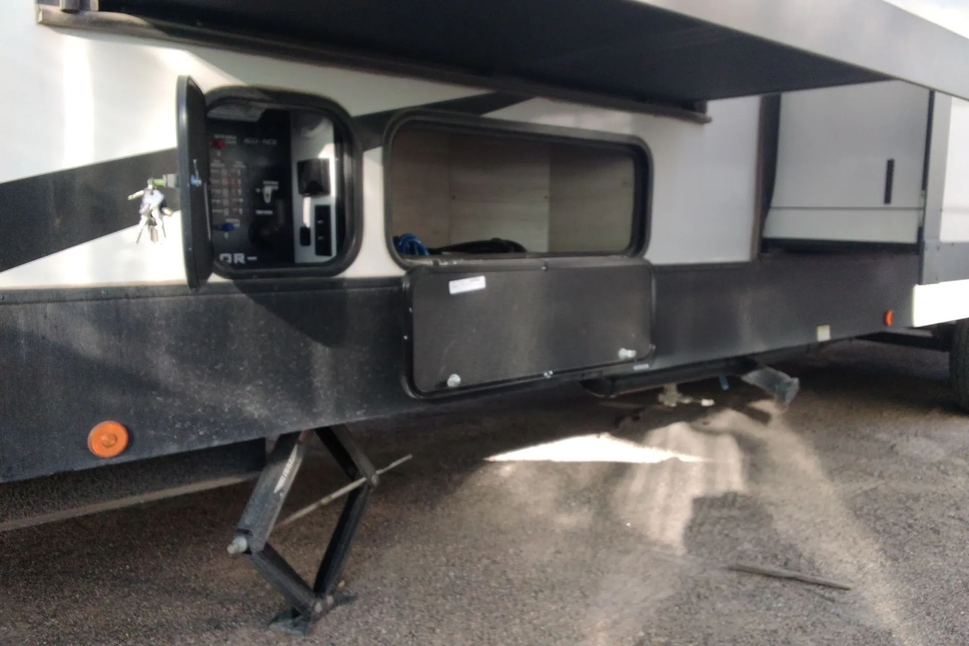 2023 Alliance RV Valor 31T13 - Photo 3