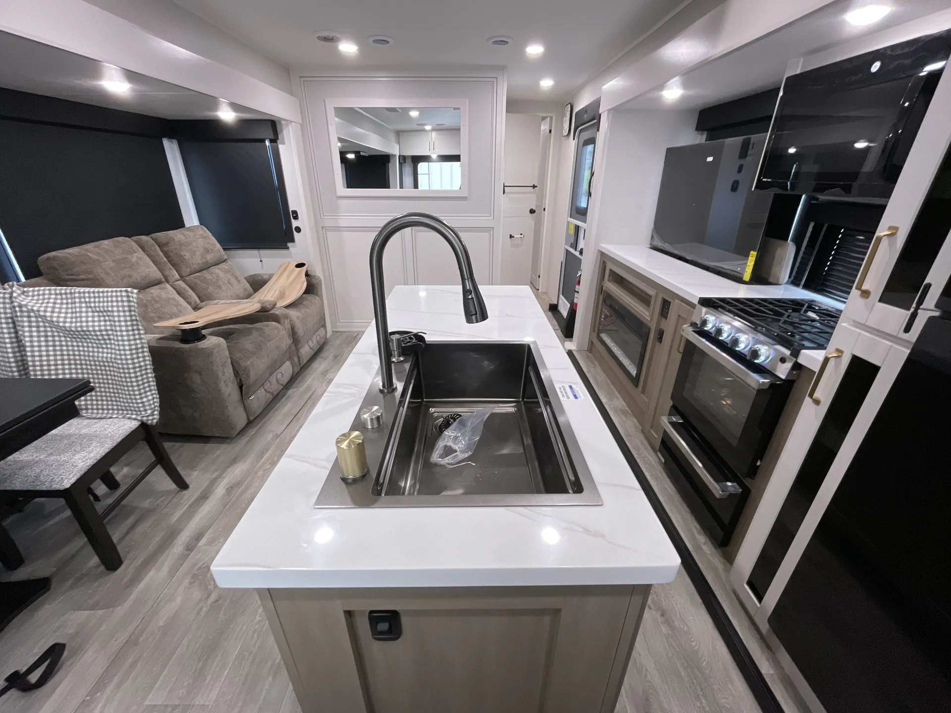 2026 Jayco Eagle Ht 320MKTS — living area main