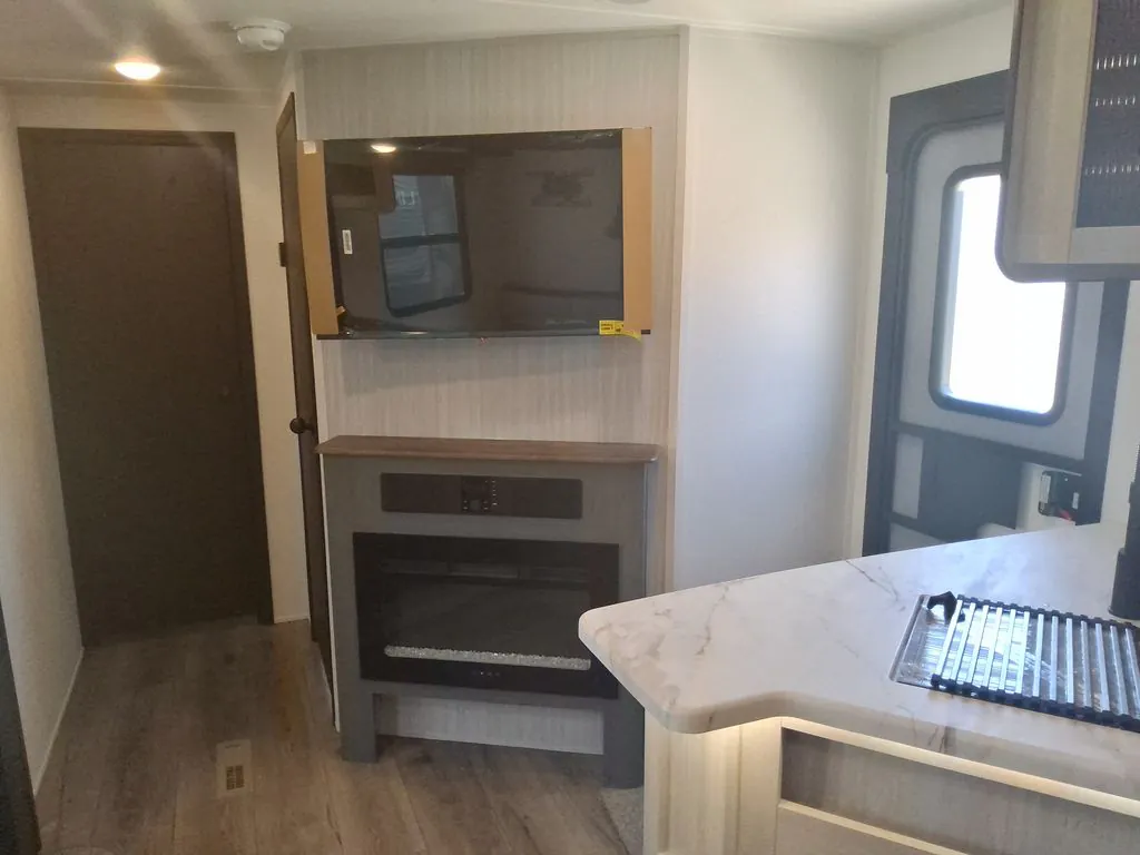 2027 Forest River Puma 32BHQS, Photos photo 14