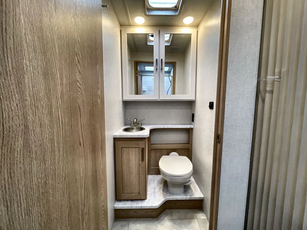 2026 Thor Motor Coach Freedom Elite 28HZ, Photos photo 18