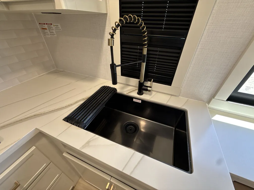 2026 Brinkley Model I 294, Photos photo 13