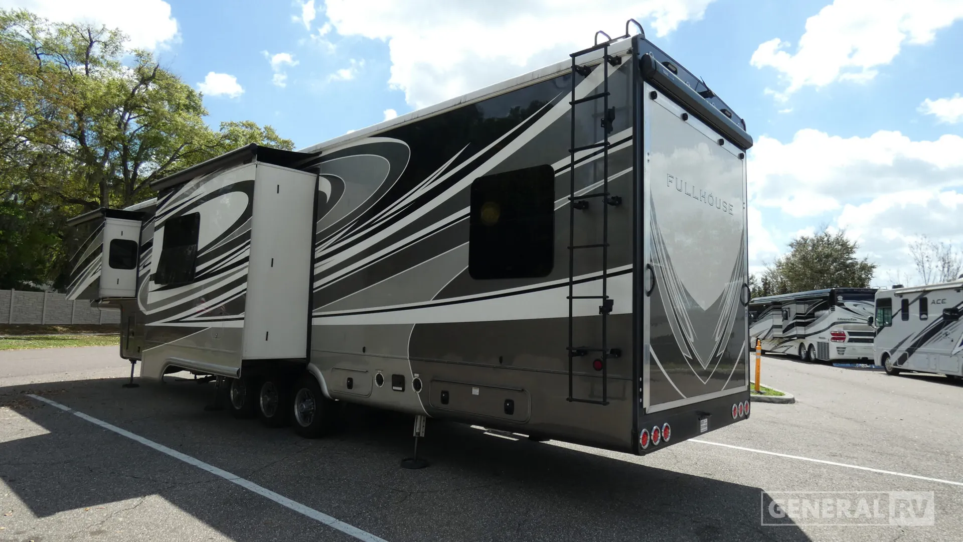 2021 DRV Luxury Suites FullHouse MX450 - Photo 4