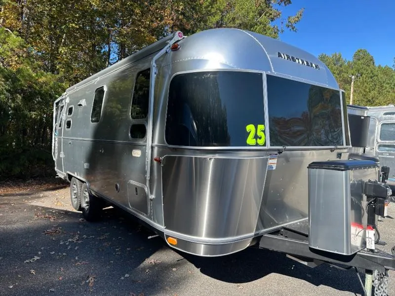 2026 Airstream Trade Wind 25FB - Photo 3