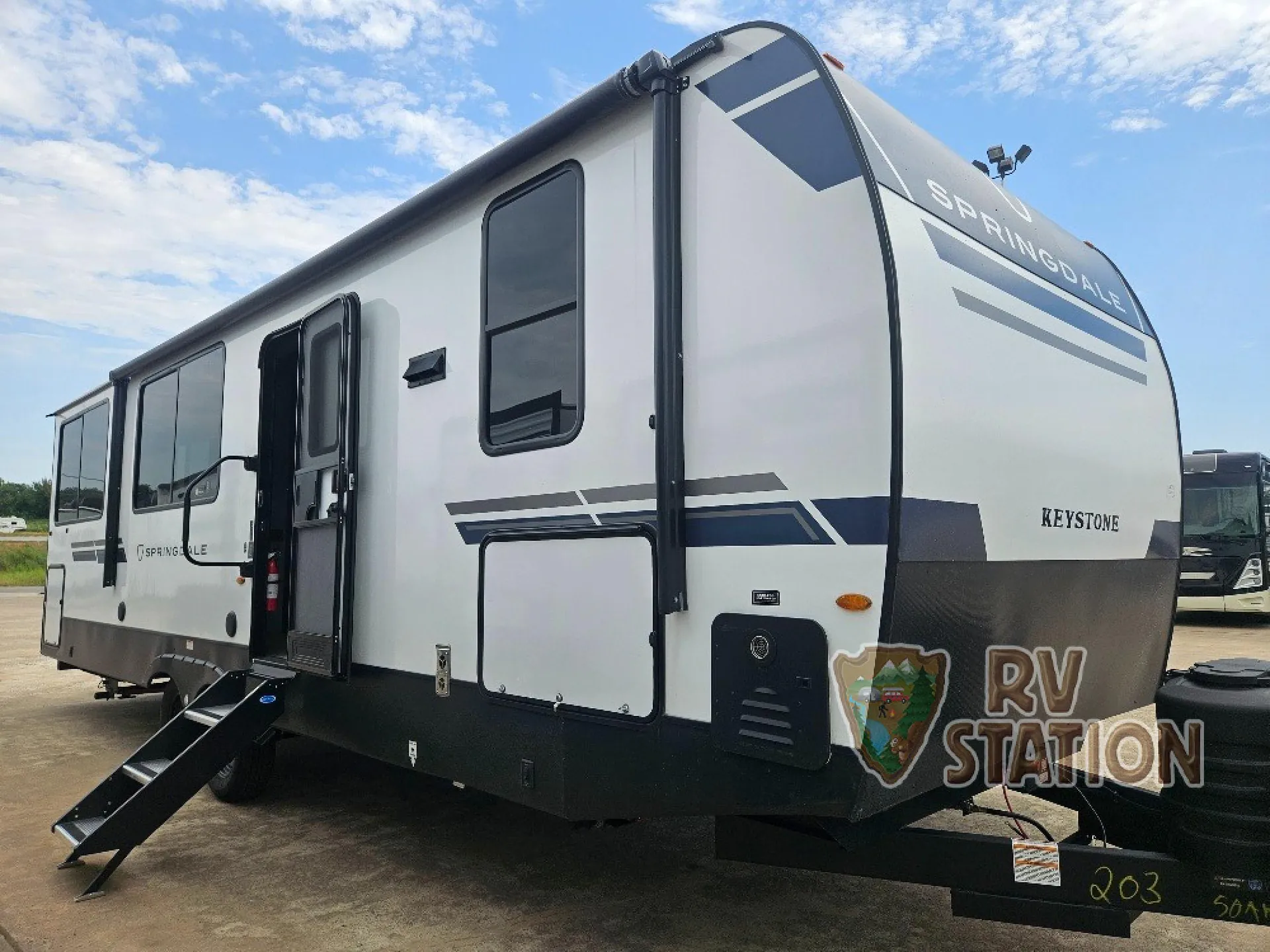 2027 Keystone Springdale Max 29HAVEN dealer photo 1 from RV Station