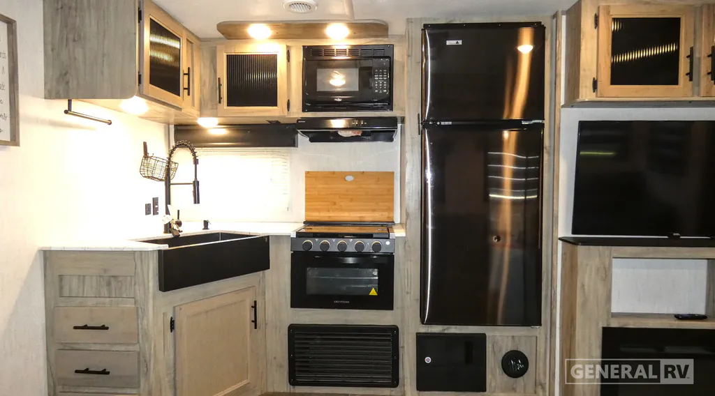 2021 Forest River Cherokee Alpha Wolf 30DBH-L, Photos photo 6