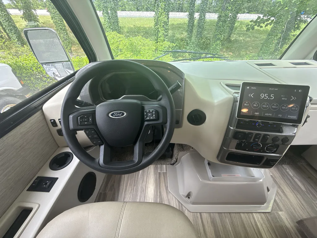 2023 Thor Motor Coach Vegas 24.3, Photos photo 18