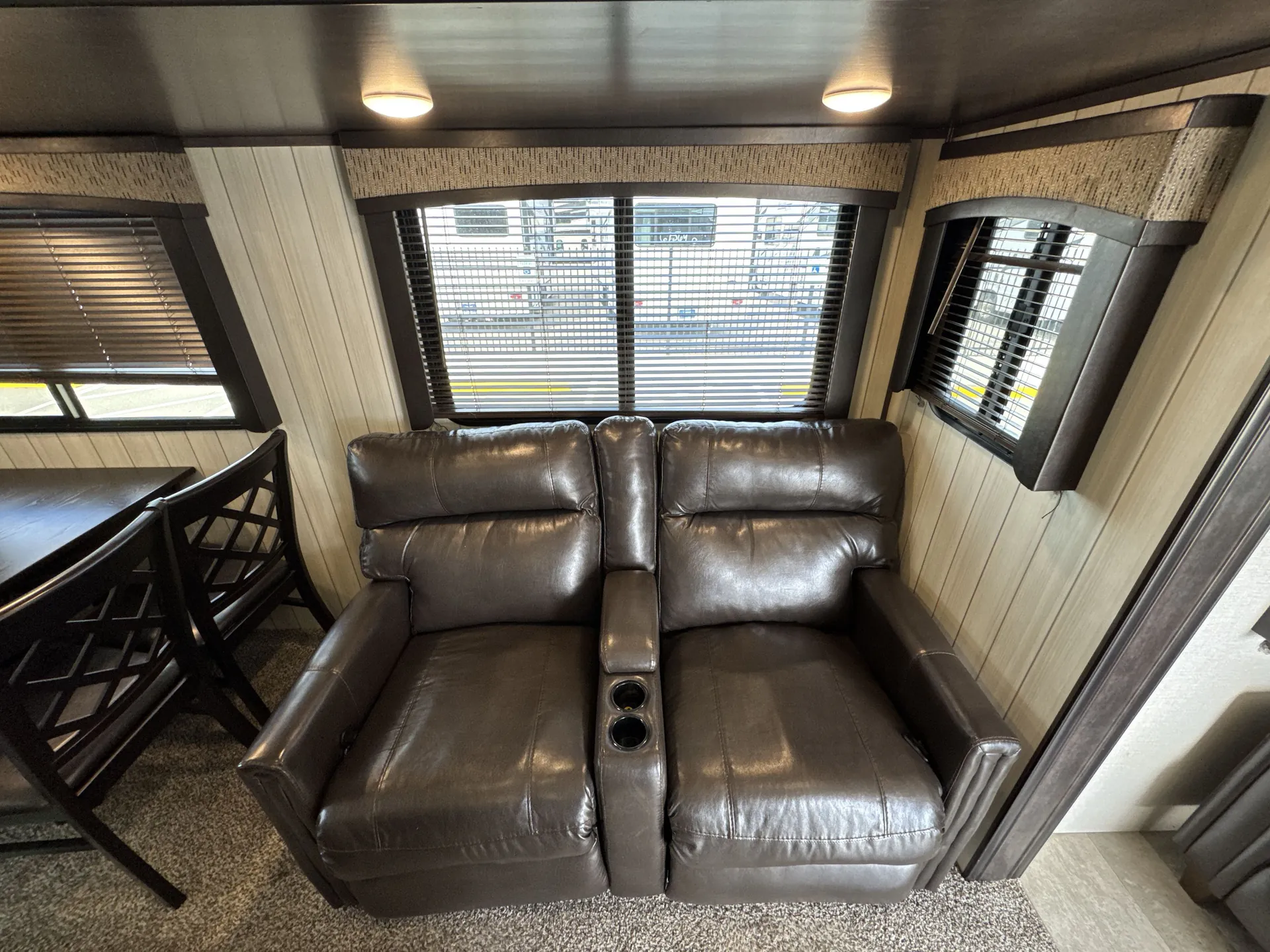 2018 crossroads Sunset Trail 33CK — living area main