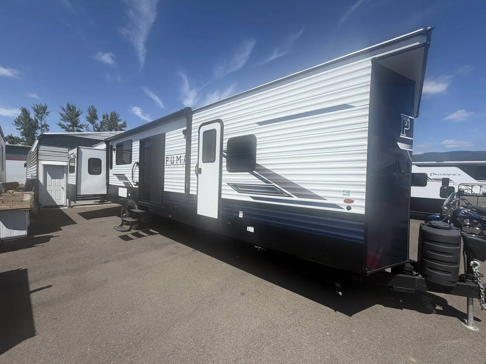2025 Forest River Puma Vista 38DEN - Photo 2