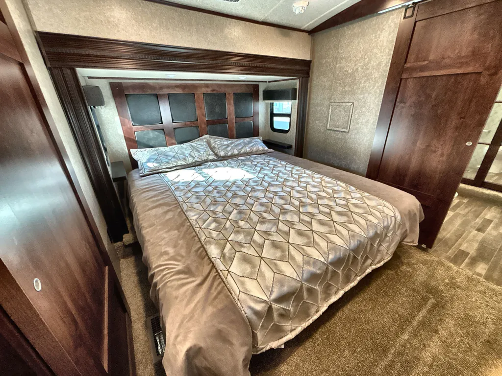 2018 Jayco Pinnacle 36FBTS, Photos photo 15