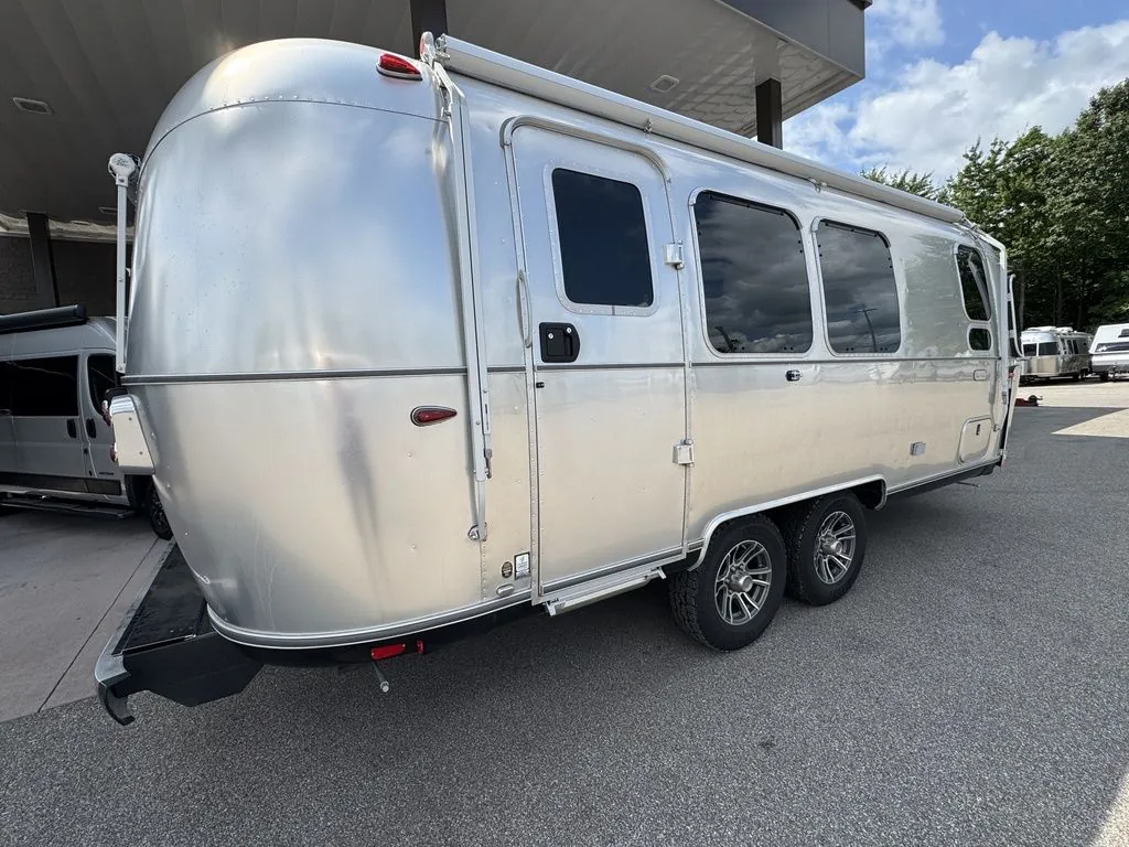 2025 Airstream Trade Wind 23FB - Photo 4