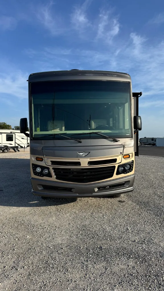 2016 Fleetwood Bounder 35K - Photo 3