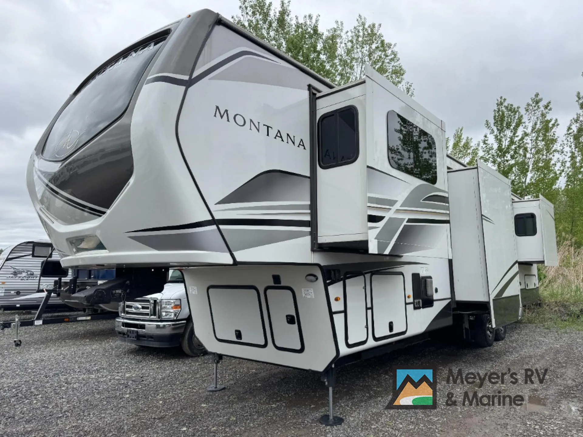 2024 Keystone Montana 3941FO - Photo 3