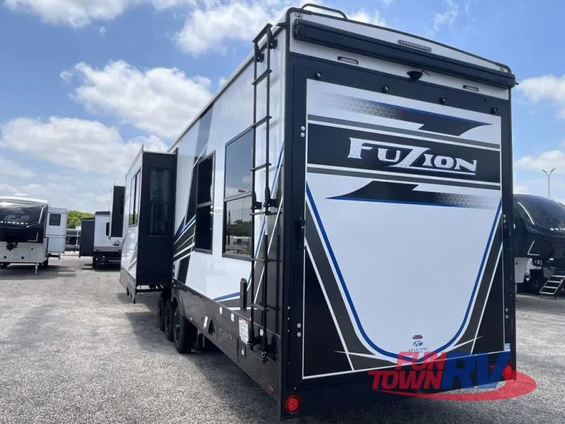 2025 Keystone RV Fuzion New    440 - Photo 4