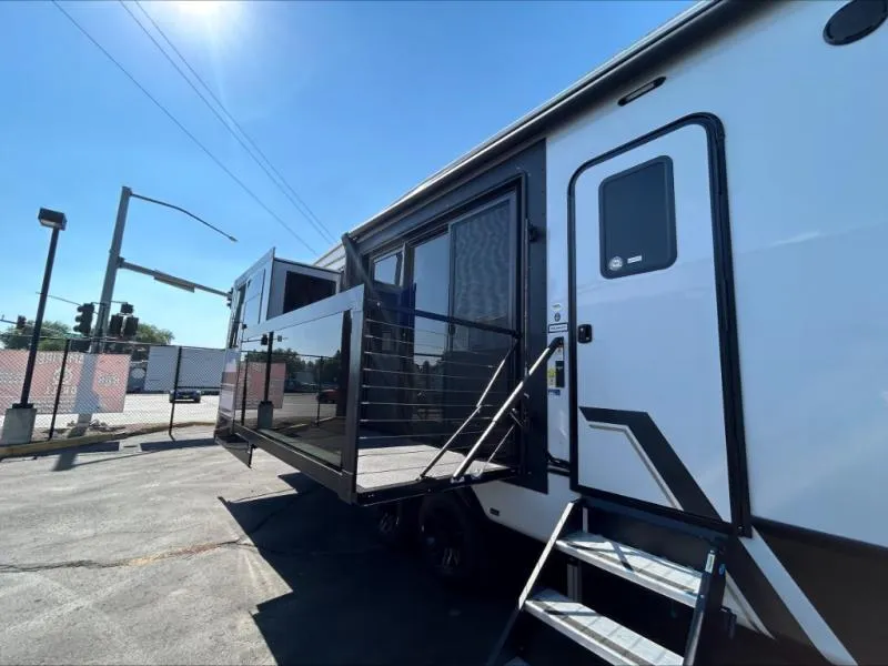 2026 Keystone Montana 3532SP - Photo 4