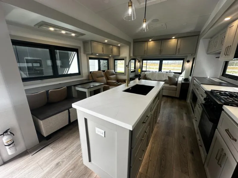 2026 Brinkley Model Z 3600, Photos photo 33