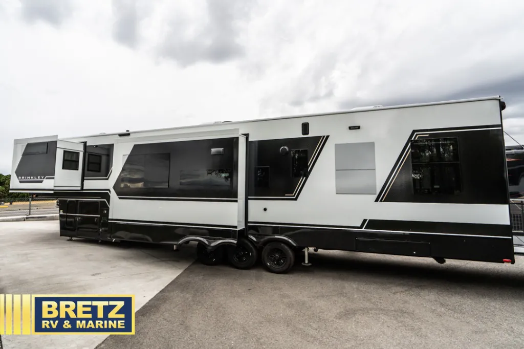 2026 Brinkley Model G 3950, Exterior photo 6