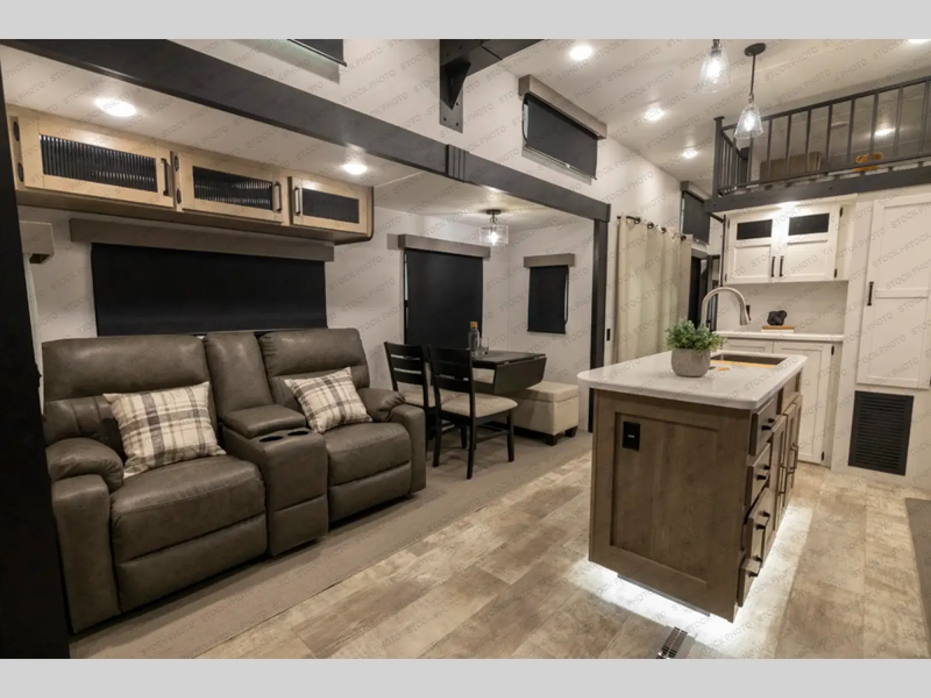 2025 Palomino Puma 402LFT - Photo 4