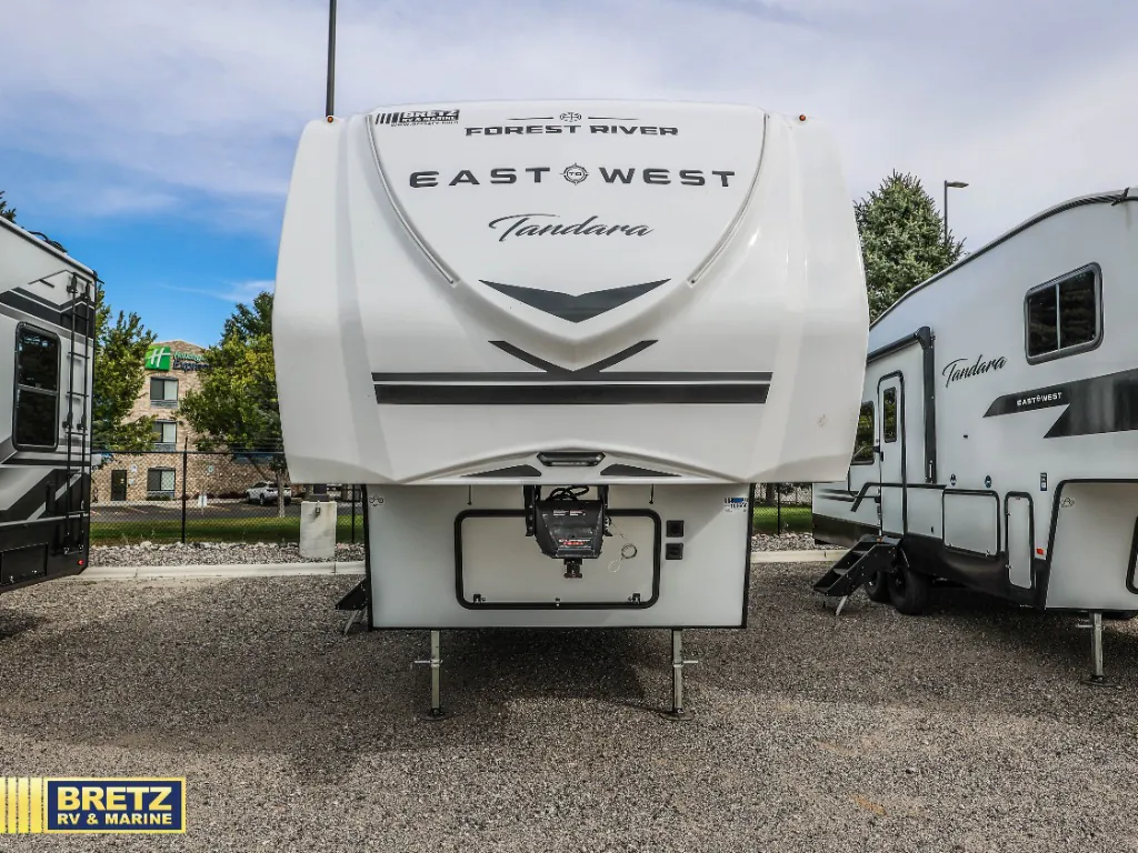 2027 East to West Tandara 275BH - Photo 3