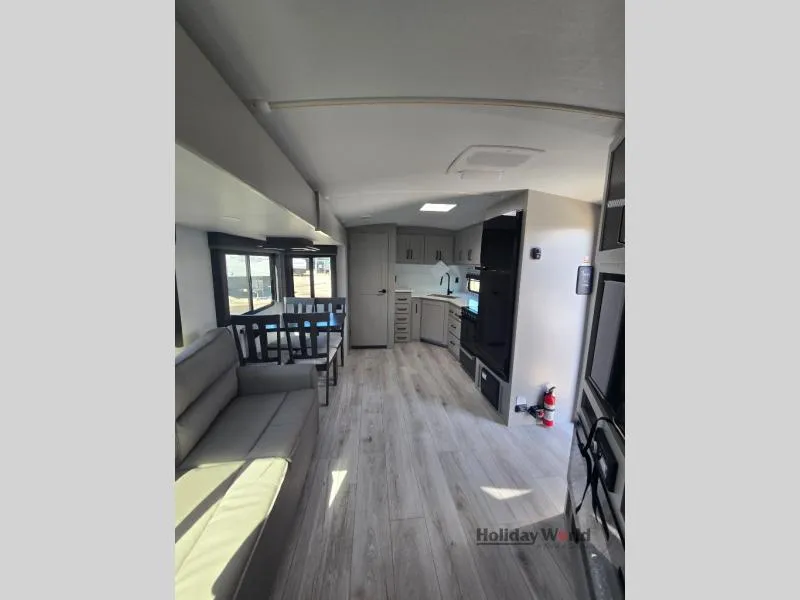 2025 Keystone Outback 271FK - Photo 4