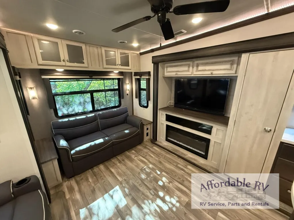 2022 Forest River Cardinal Luxury 380RLX, Photos photo 12
