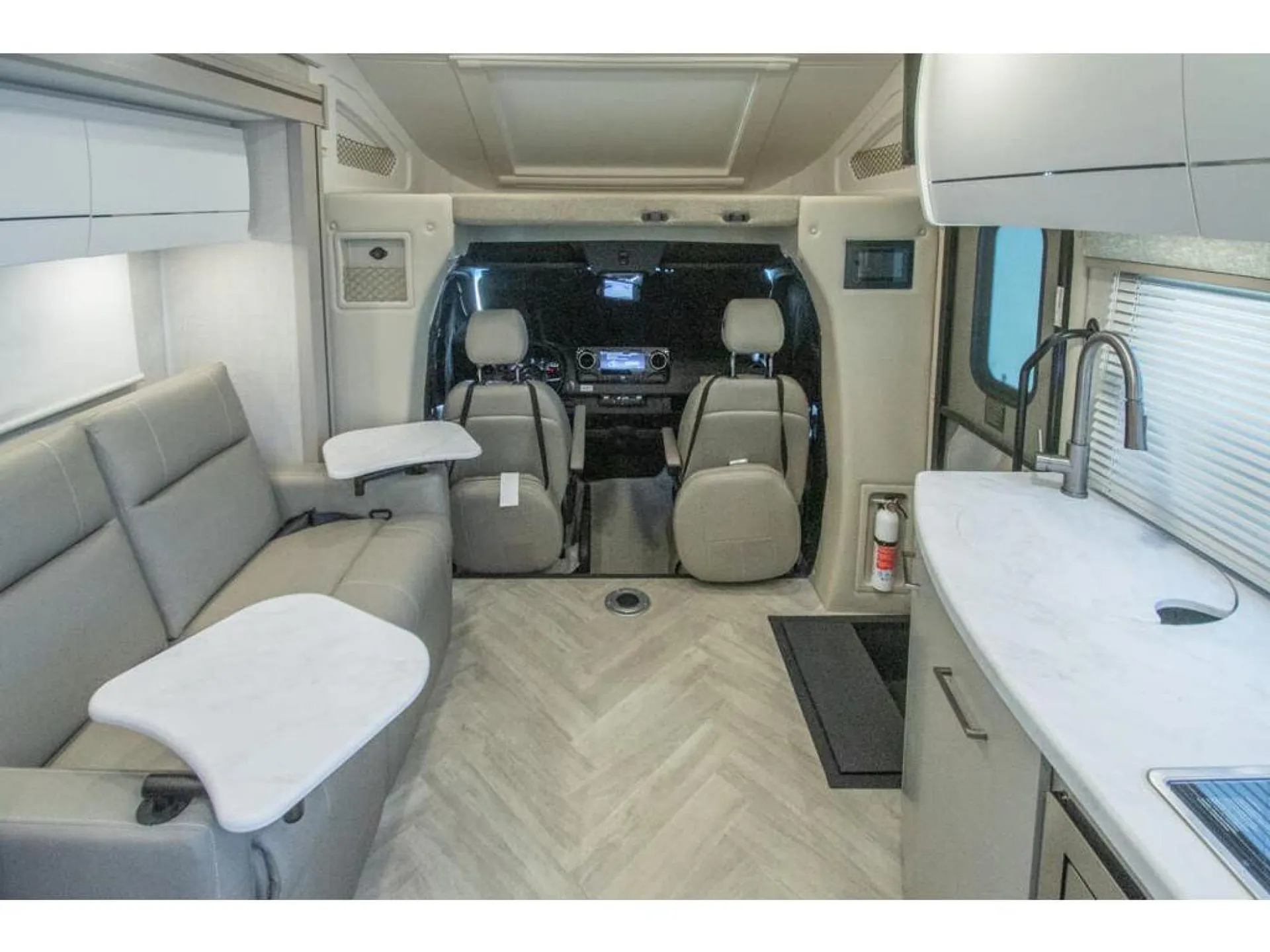 2026 Thor Motor Coach Tiburon Sprinter 24XL - Photo 3