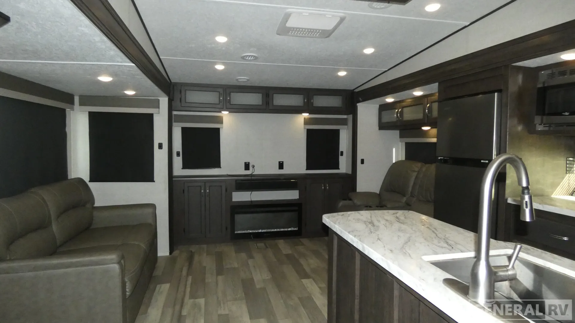2023 Shasta RVs Phoenix Lite 30BHS - Photo 3