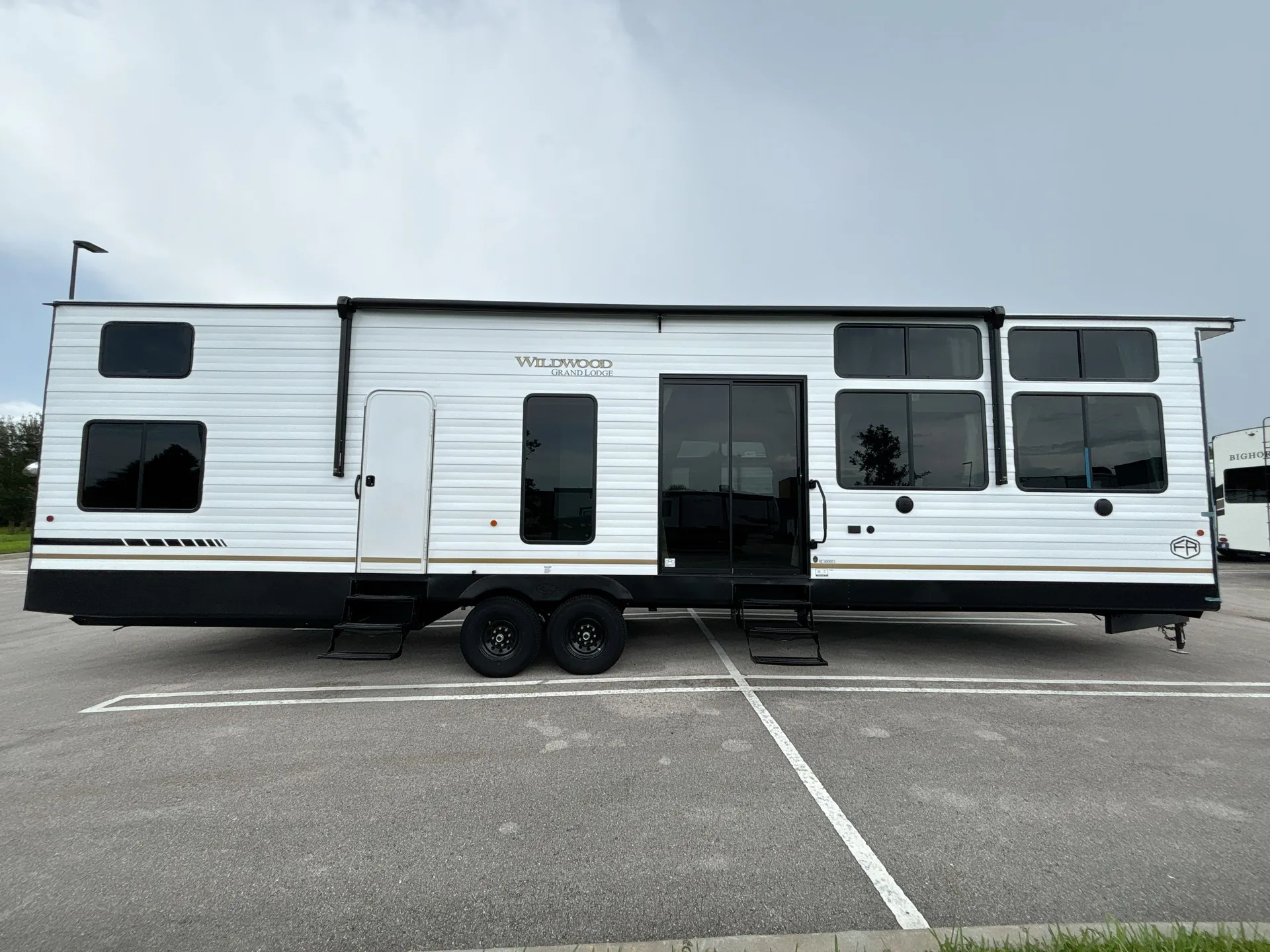 2027 Forest River Wildwood Grand Lodge 40FKP — campside