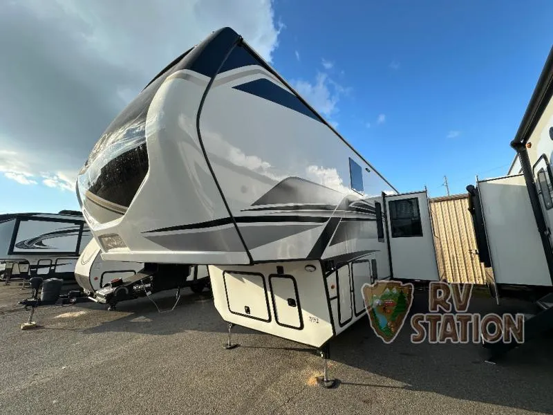 2025 Keystone Montana 3795FK - Photo 3