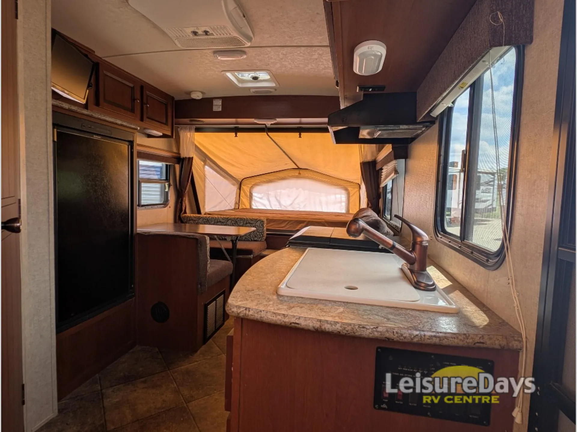 2015 Palomino Solaire 147X - Photo 3