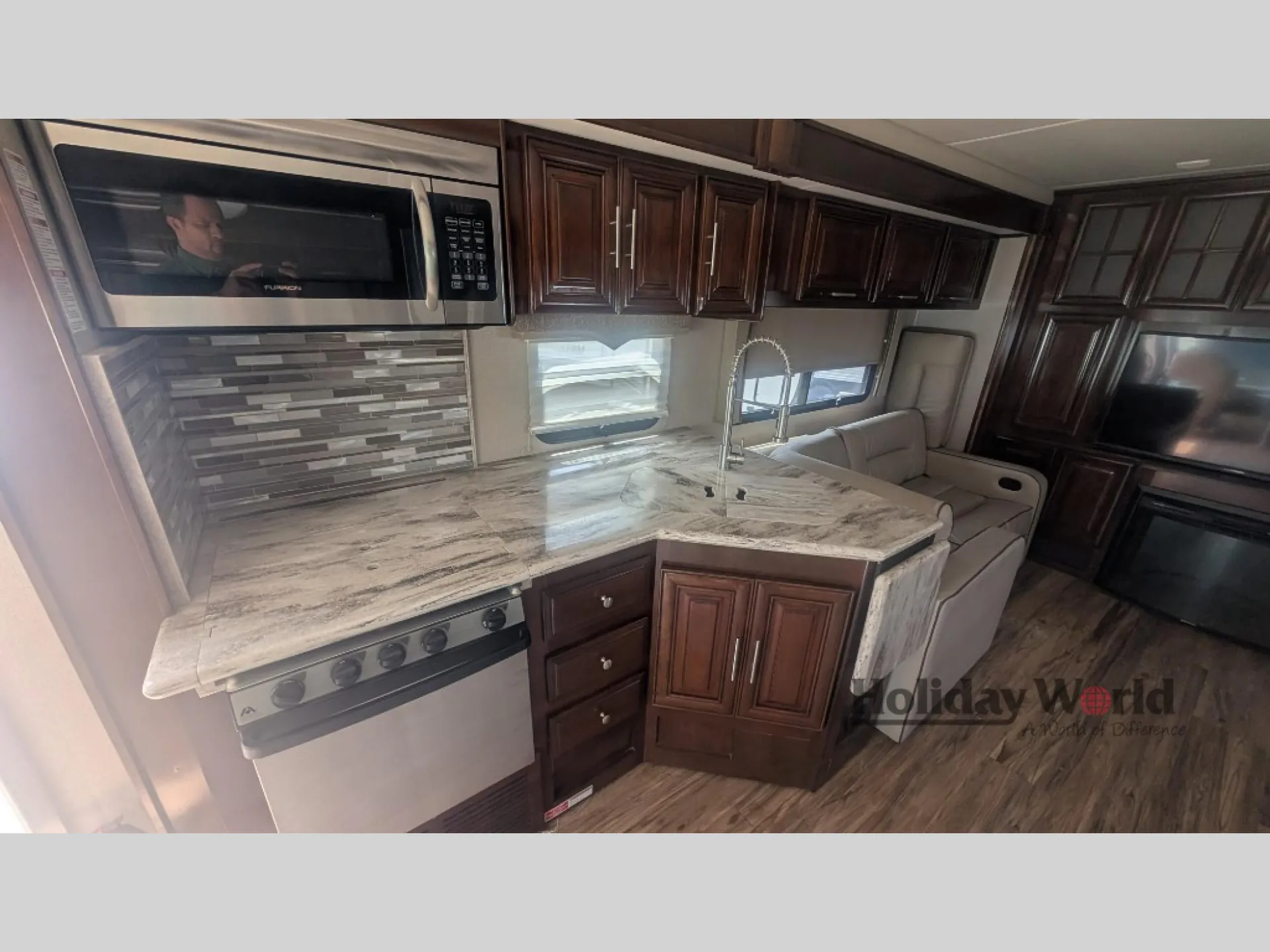2018 Forest River Georgetown XL 377TS — Photo 6