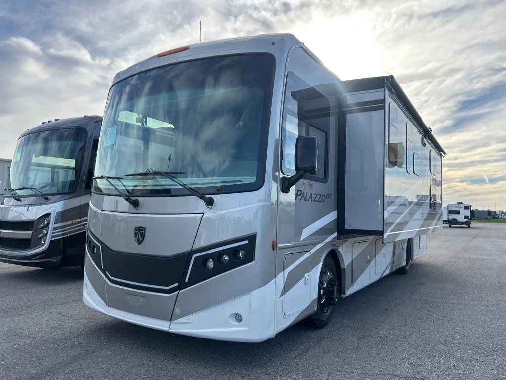 2026 Thor Motor Coach Palazzo GT 33.5 - Photo 3
