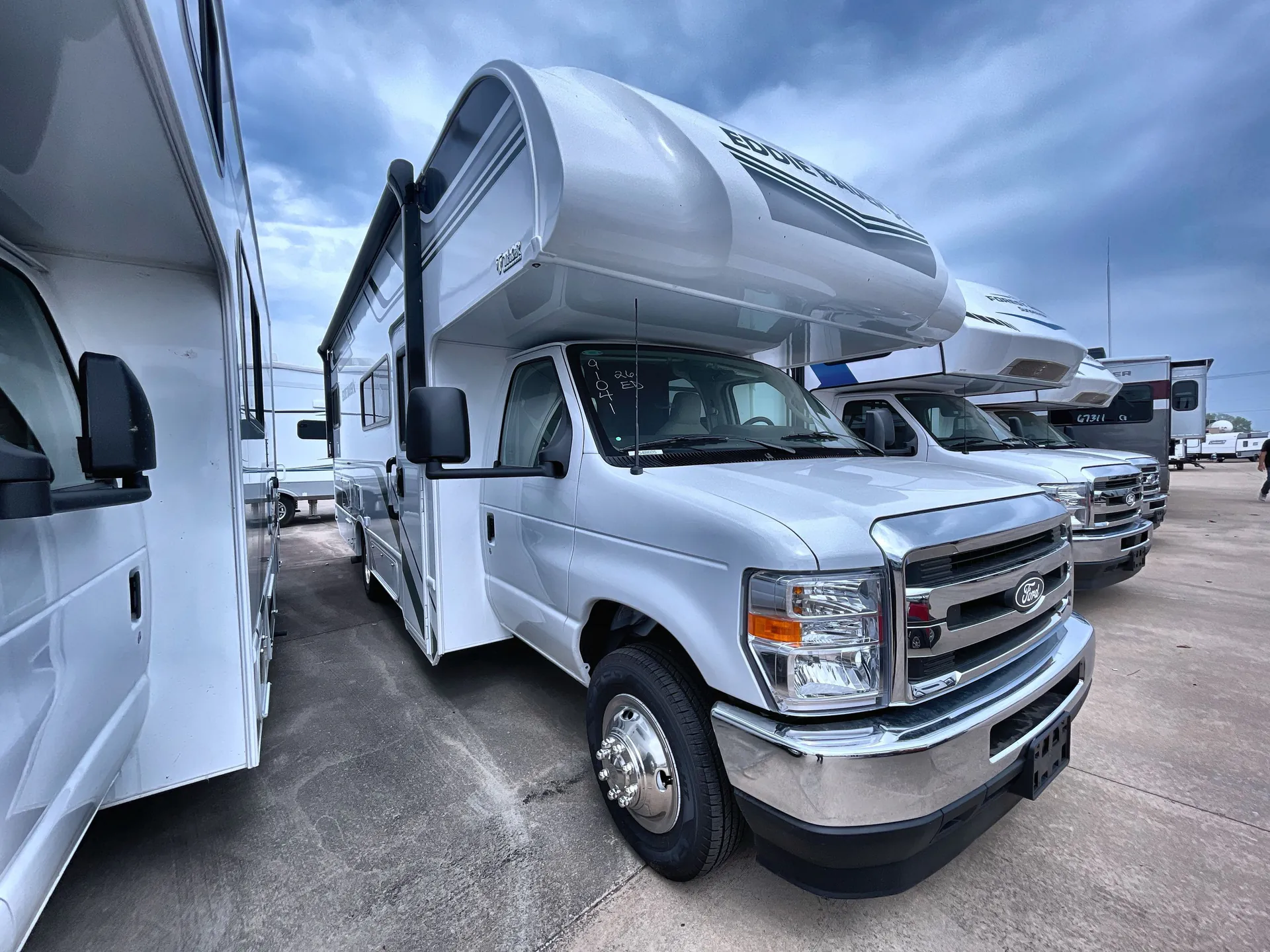 2026 Thor Motor Coach Eddie Bauer 26ED - Photo 2