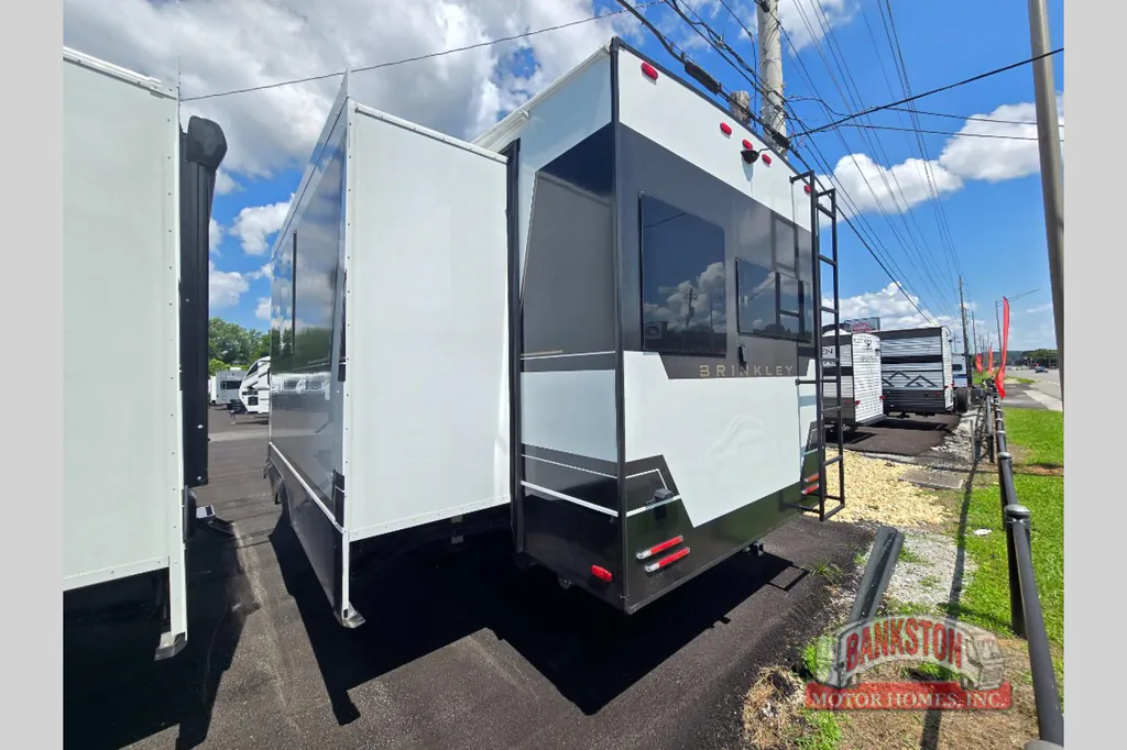 2026 Brinkley Model Z 2680, Photos photo 7