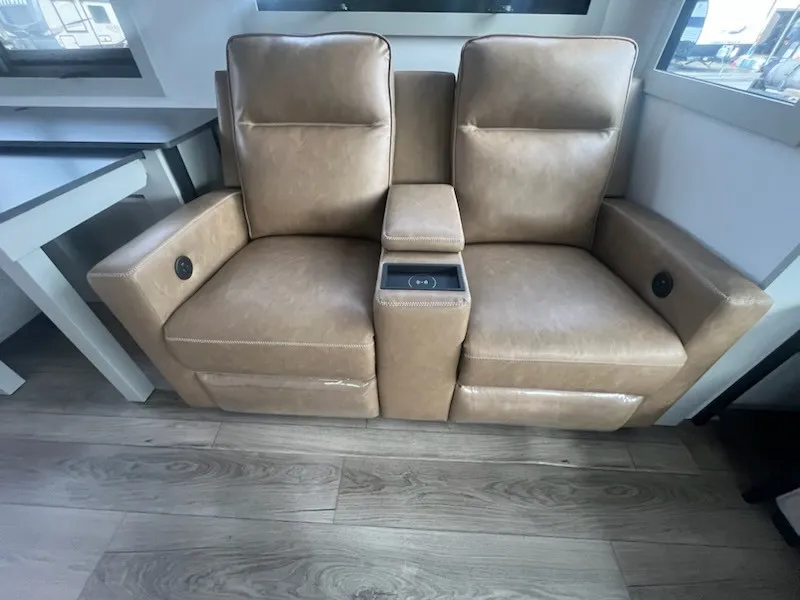 2026 Brinkley Model Z 297, Photos photo 9
