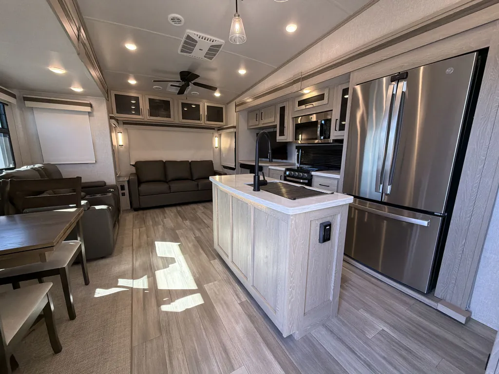 2022 Forest River Rockwood Signature 8294BS, Photos photo 2