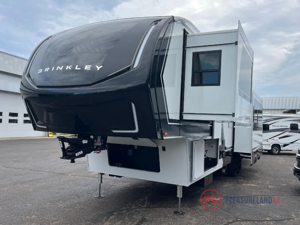 2026 Brinkley Model Z 3420, Photos photo 2