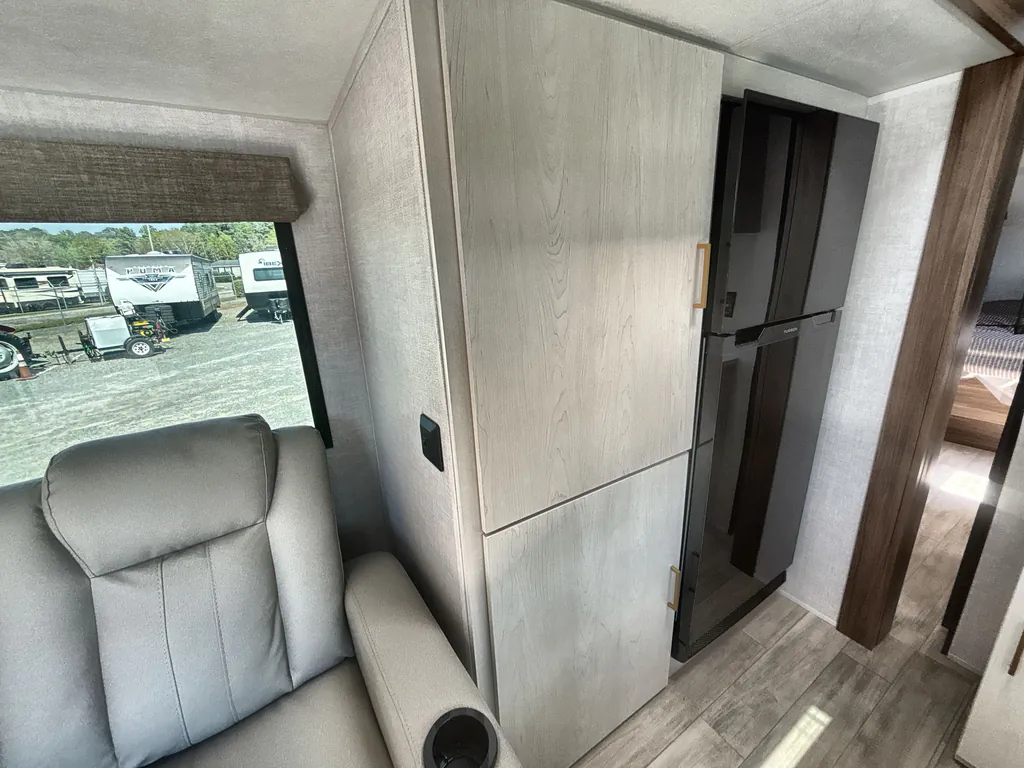 2026 Forest River Vibe Extreme Lite 2400RB, Photos photo 12