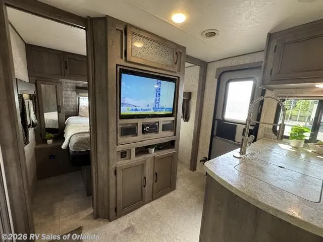 2020 Coachmen Apex 289TBSS - Photo 3