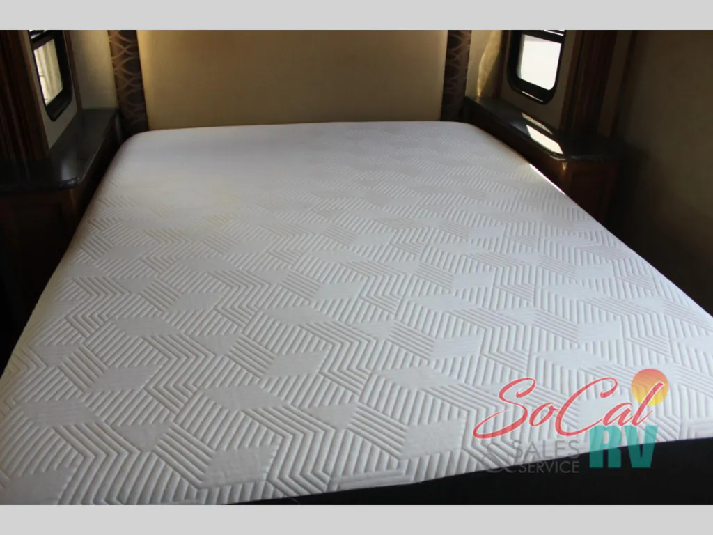 2018 Fleetwood Flair 31A, Photos photo 37