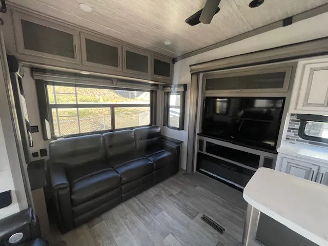 2021 Keystone Montana 3231CK, Photos photo 5