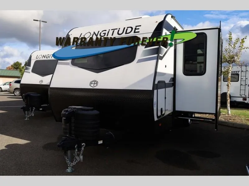 2026 East to West Longitude 230FK - Photo 3