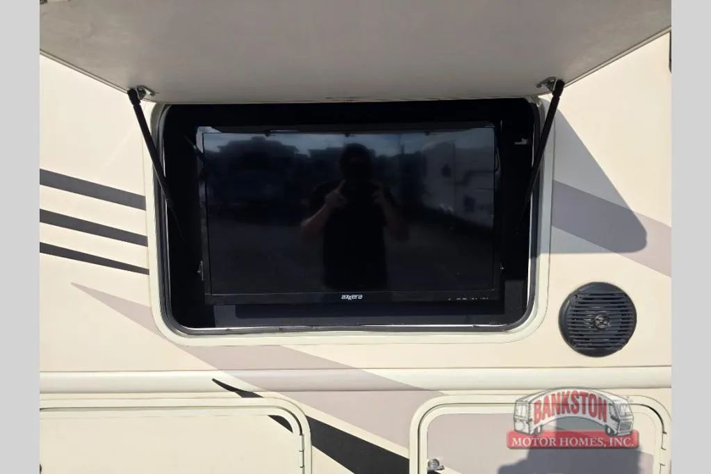 2018 Thor Motor Coach ACE Used    30.2 - Photo 4