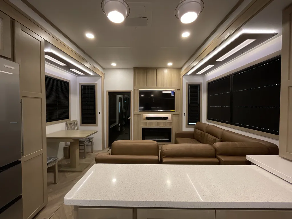 2026 Keystone Raptor 441, Photos photo 6