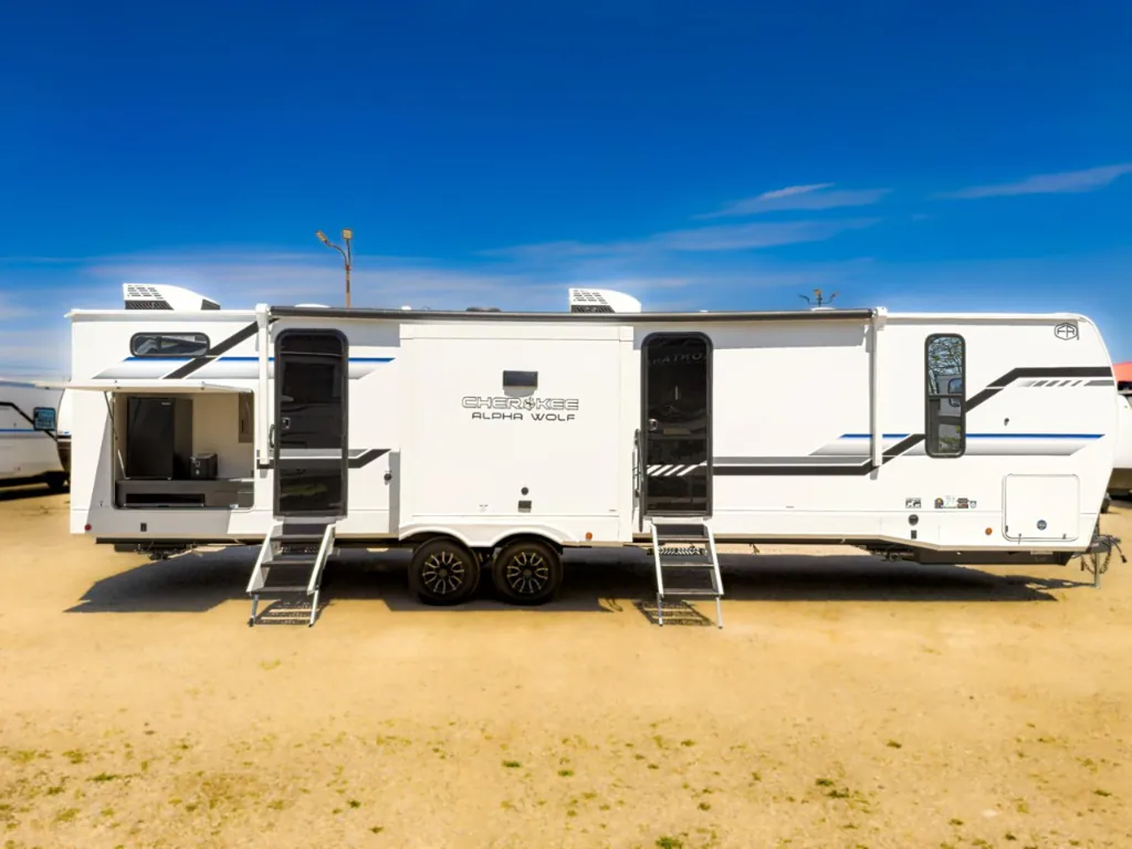 2026 Forest River Cherokee Alpha Wolf 33BH, Photos photo 12