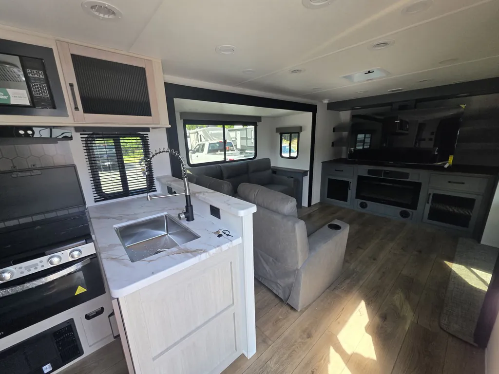 2027 Forest River Solaire 3300FLBS, Photos photo 9